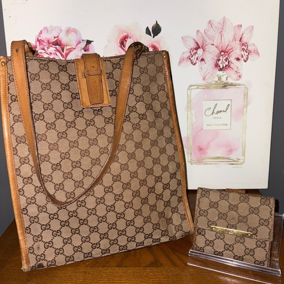 Gucci Handbags - Gucci Vintage Tote and Wallet Set
